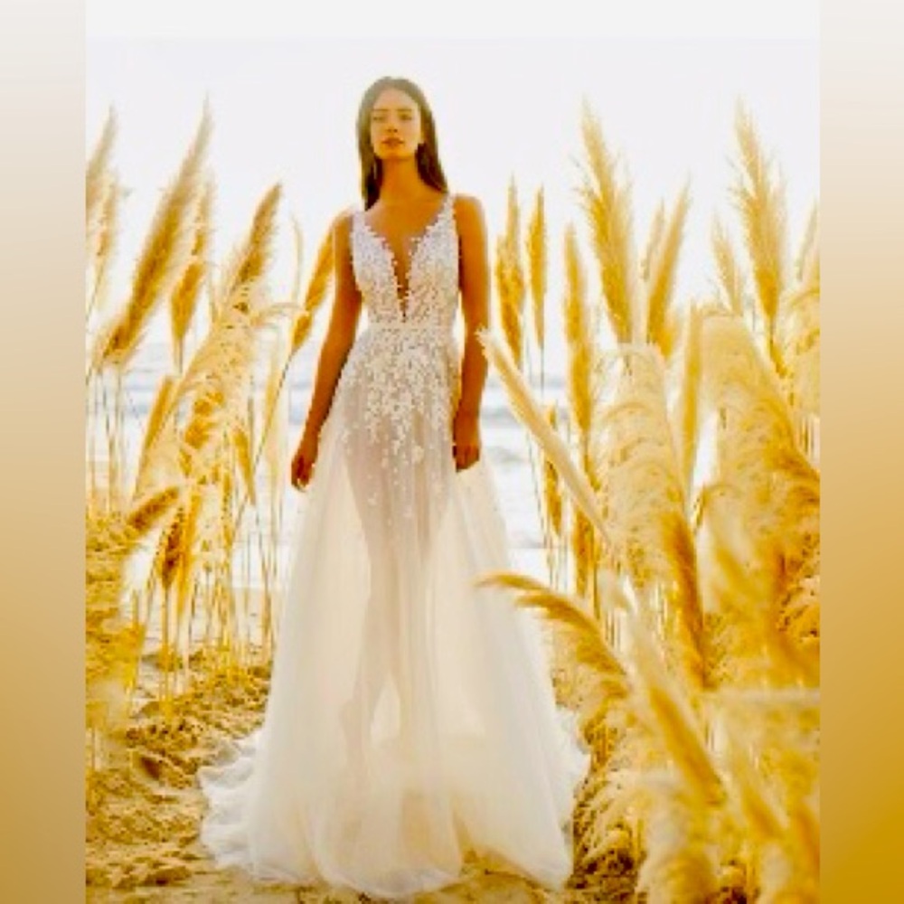 Beach wedding dress